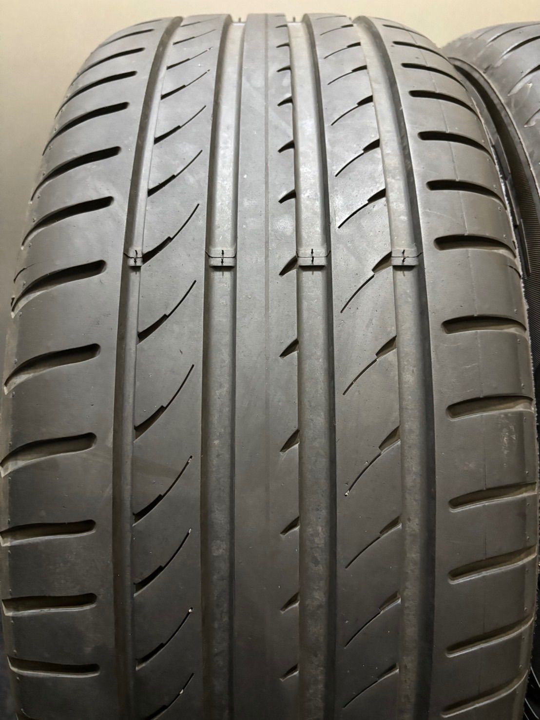 245|40ZR20