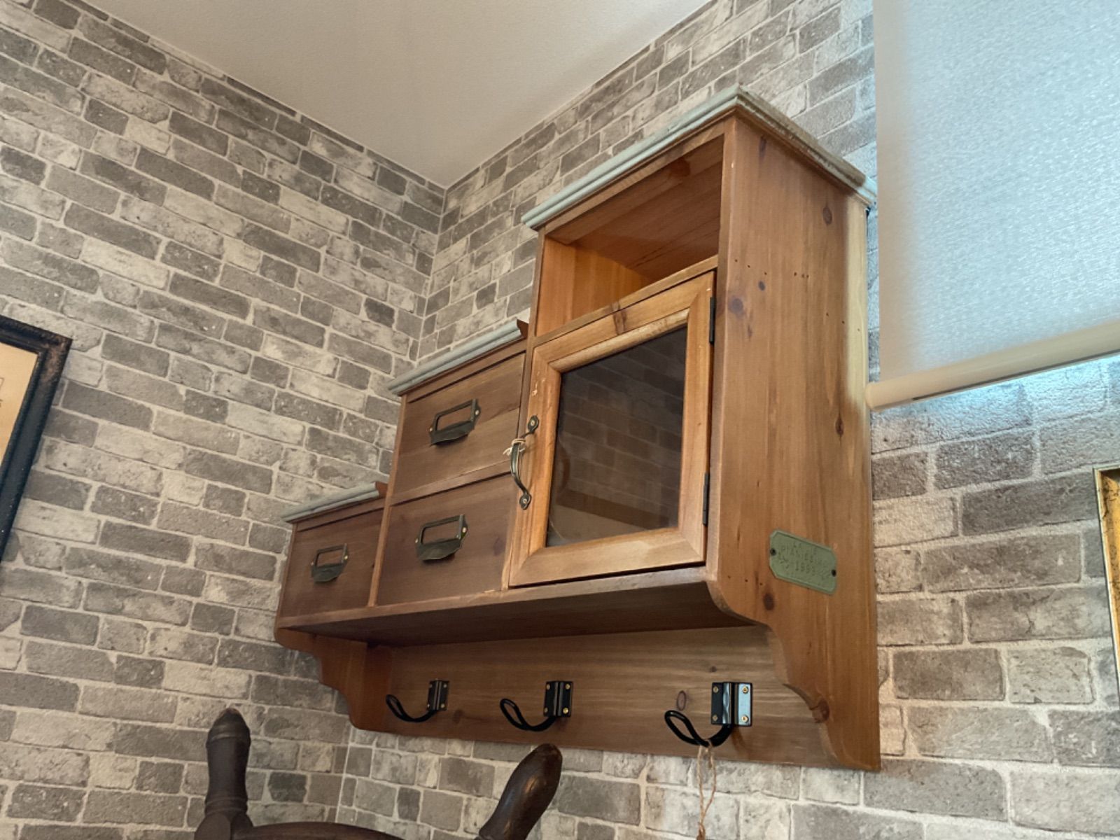 キャビネット 壁掛け 収納 引き出し 小物入れ フック付き 木製