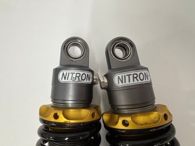 リアサスペンションツインショック ゼファー１１００