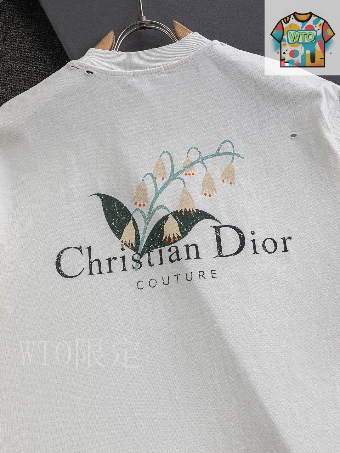 【刺繍が可愛い♪】Dior  25ss  Tシャツ 今日特価】Dior 25ss 刺繍ロゴ T シャツ-2 - メルカリ