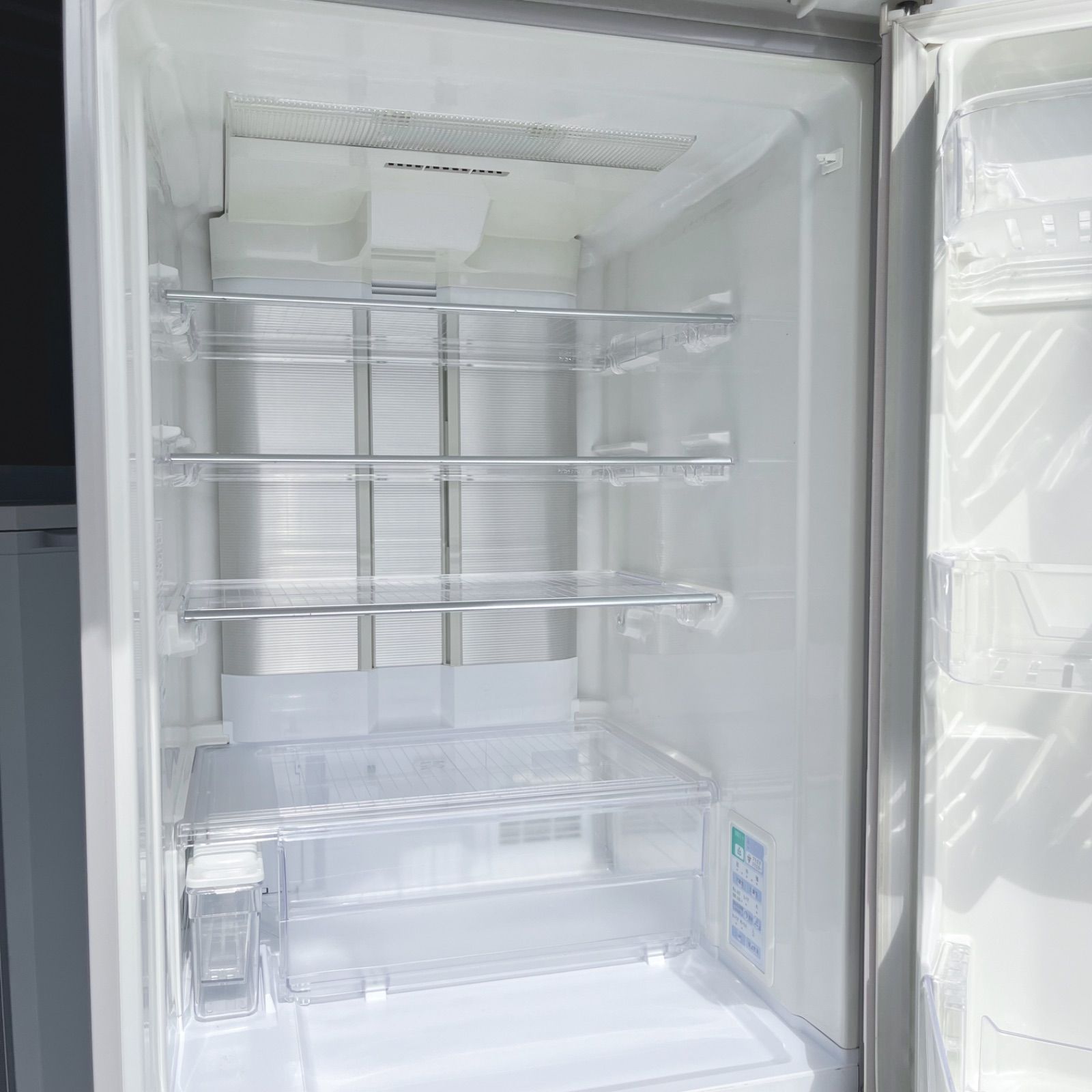 136取付無料！SHARPプラズマクラスター搭載 自動製氷付き5ドア冷蔵庫