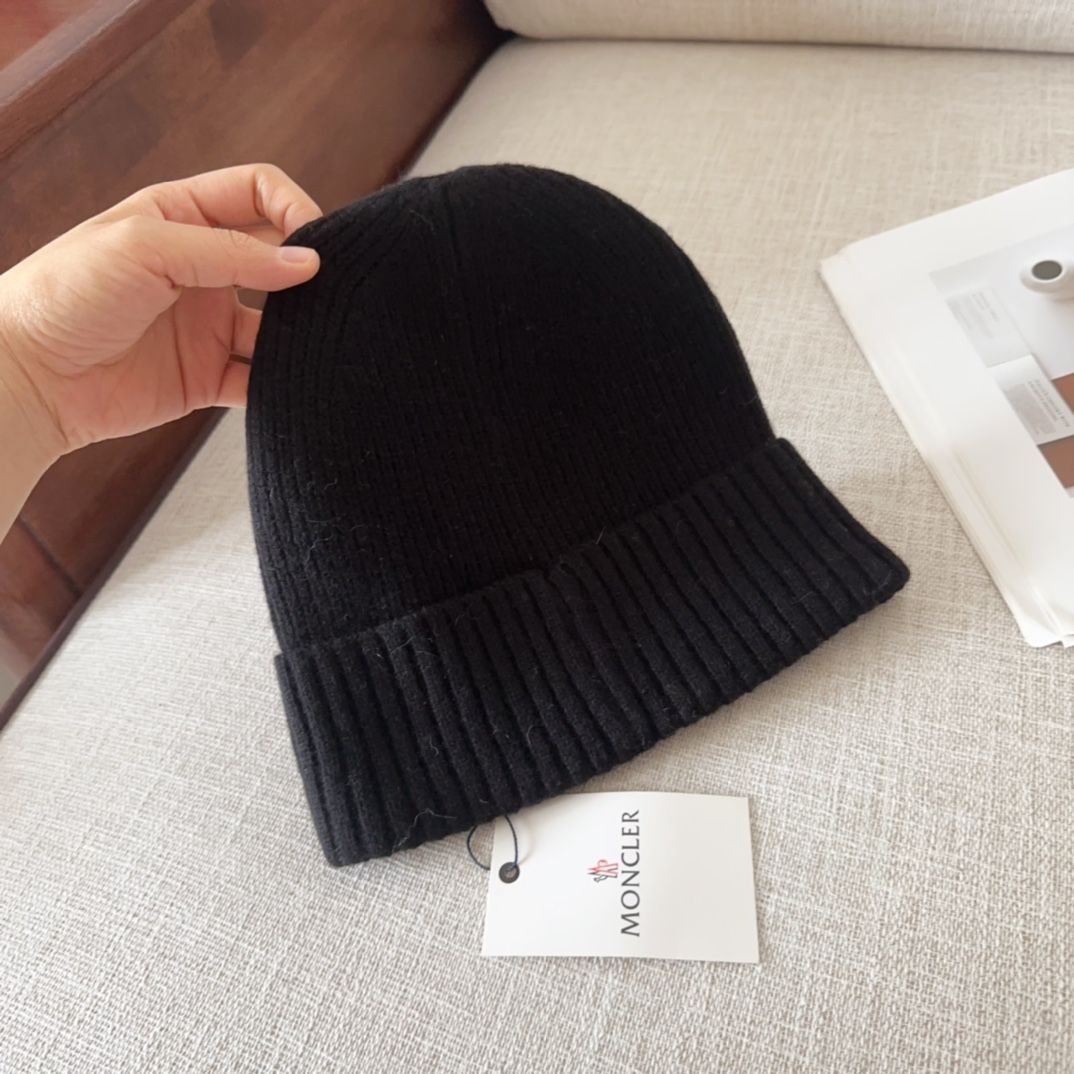 未使用品 MONCLER ブラック ニット帽 MONCLER - KNIT CAP （ブラック） ニット帽 | 4.444glad
