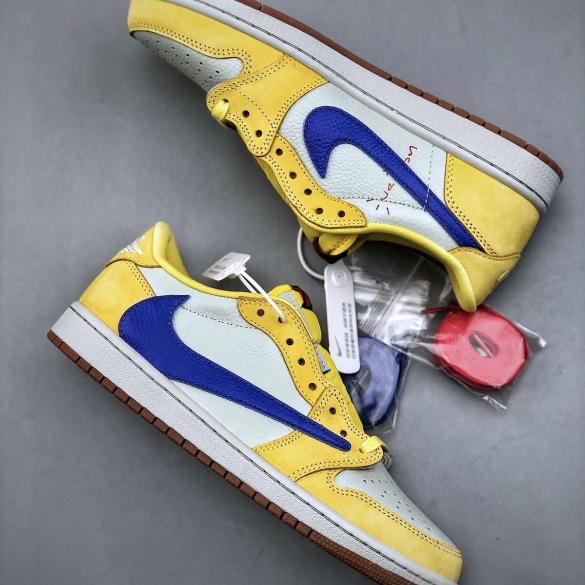 ナイキ スニーカー Fragment x Travis Scott x Air Jordan 1 Low 並行輸入品