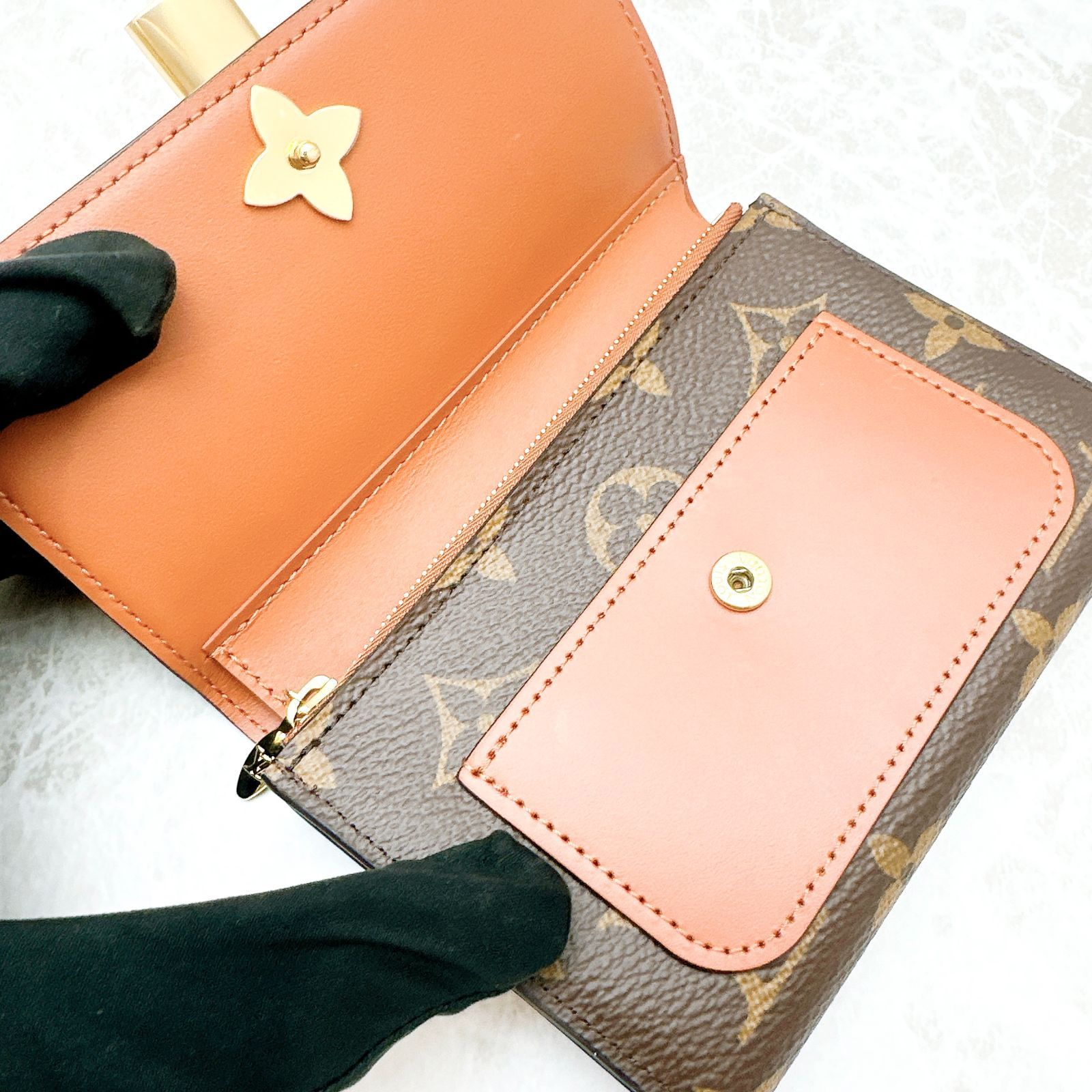 とも　ルイヴィトン　モノグラム　ポルトフォイユ　フラワーコンパクト0135 とも様専用 ルイヴィトン モノグラム ポルトフォイユ フラワー