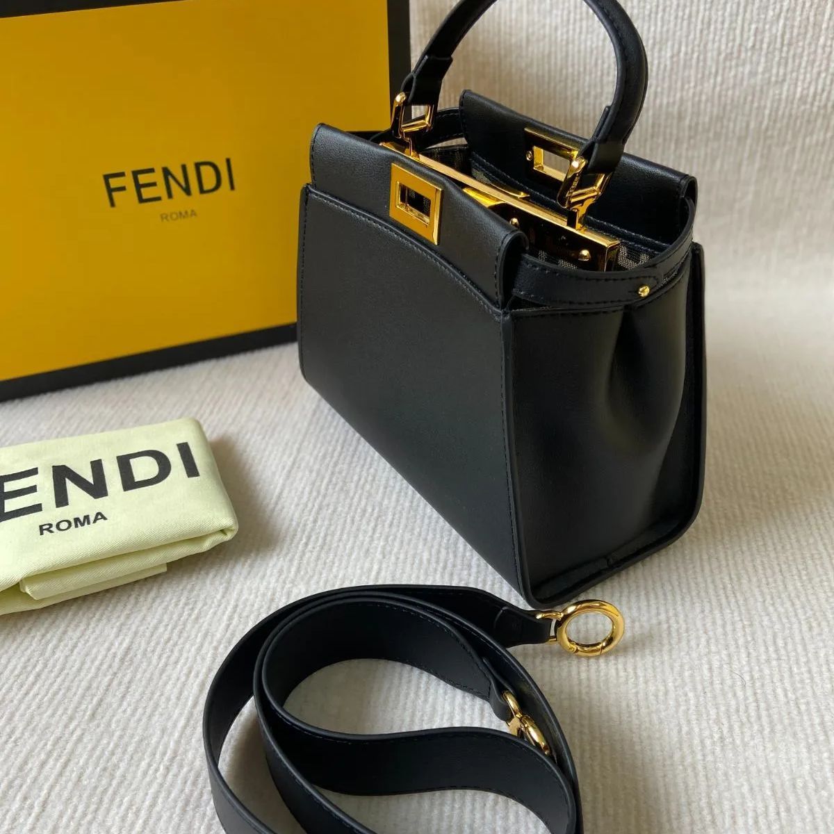 FENDI✦ピーカブー ミニ ショルダーバッグ 2way ブラック