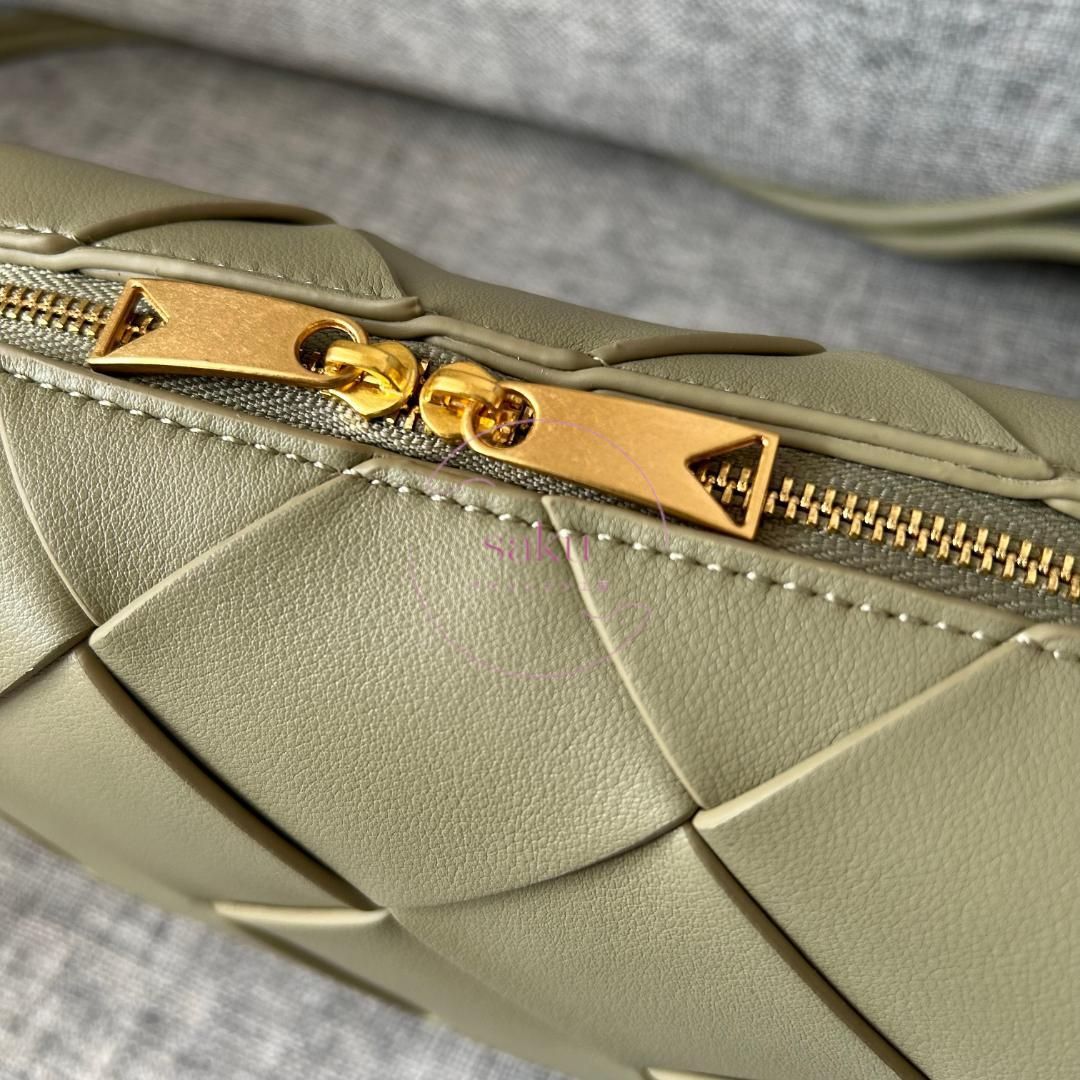 くったりレザー イントレチャート 編み込み ショルダーバッグ カーキ