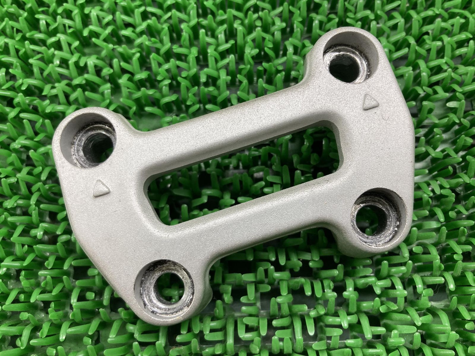 M696 ハンドルクランプ 360.3.089.1A ドゥカティ 純正 中古 バイク 部品 モンスター696 M796 M1100 曲がり無し 車検 Genuine