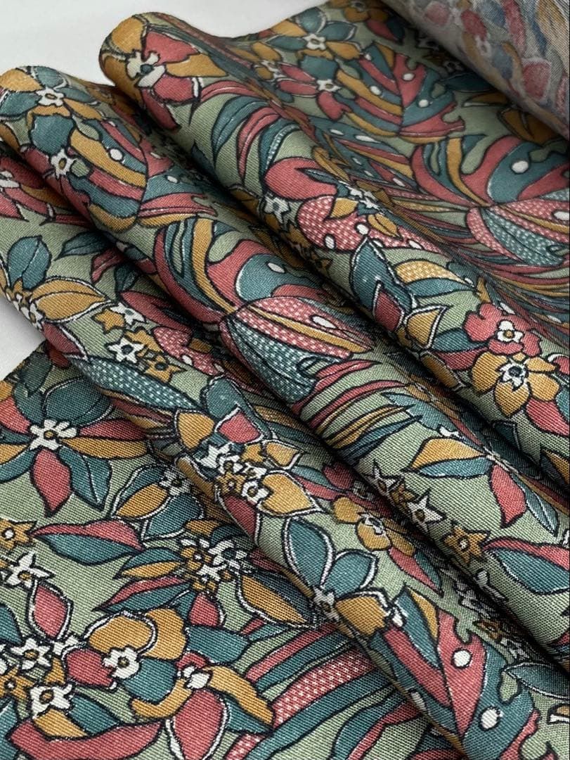 小紋 全体柄 ボタニカル 正絹 反物 - メルカリ