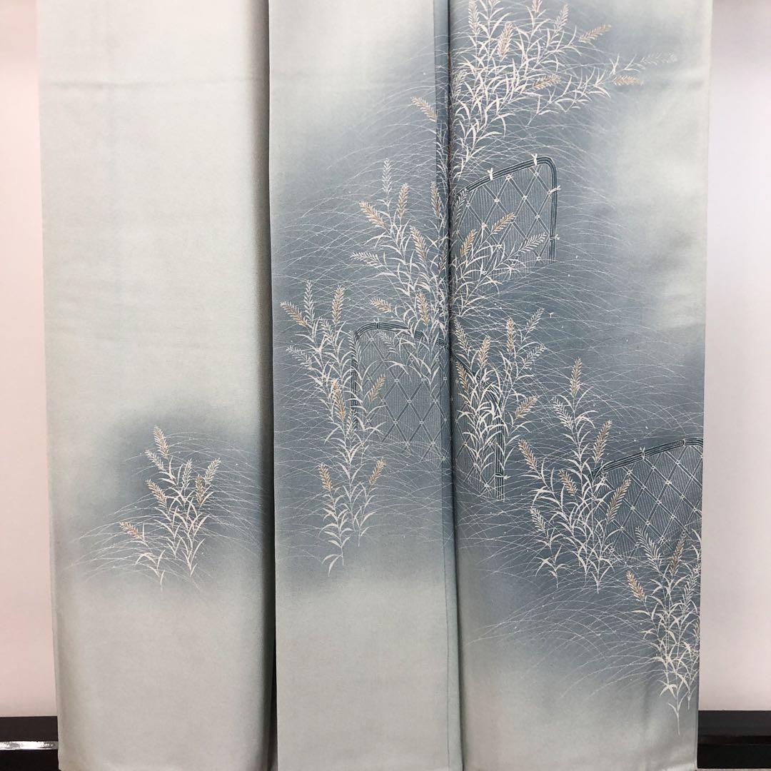 付下げ 草花模様 金彩 暈し 青白磁色 K-4547 - メルカリ 