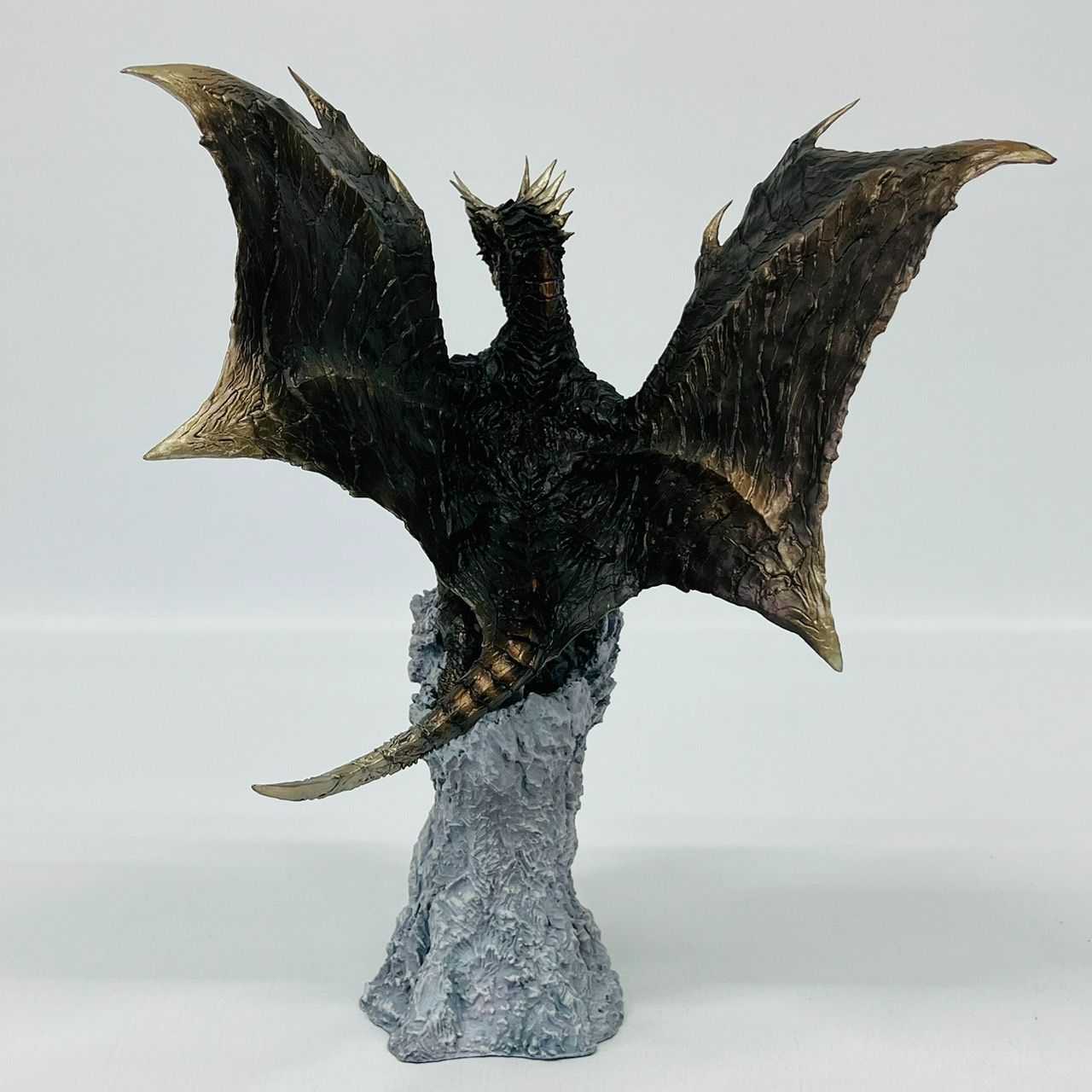 モンスターハンター 鋼龍 クシャルダオラ 復刻版 フィギュア