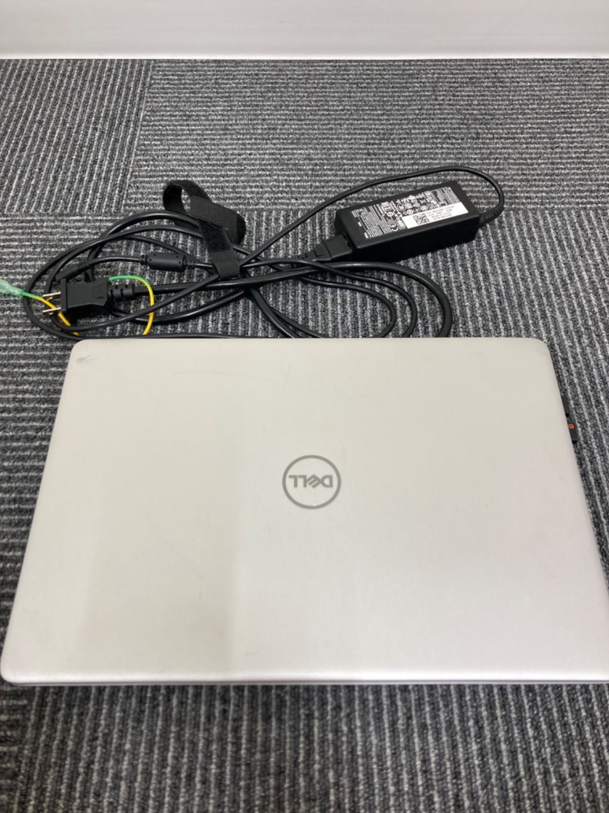 ＋【通電確認済み】DELL ノートパソコン inspirion P87G シルバー【パソコン】【3】