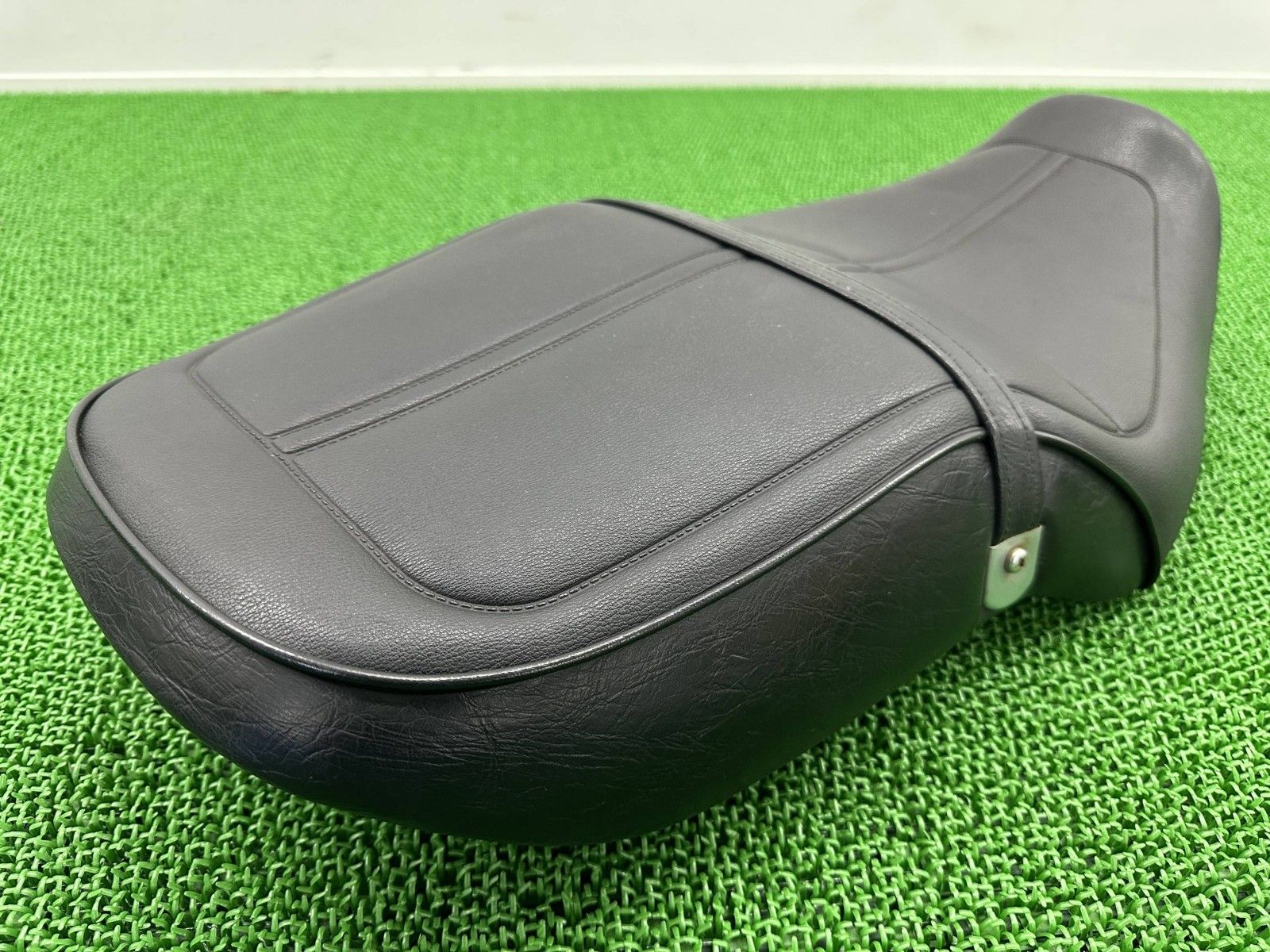 バリオス シート カワサキ 純正 バイク 部品 ZR250A シートバンド 破れ無し 人気のノーマルシート 品薄 品 kN