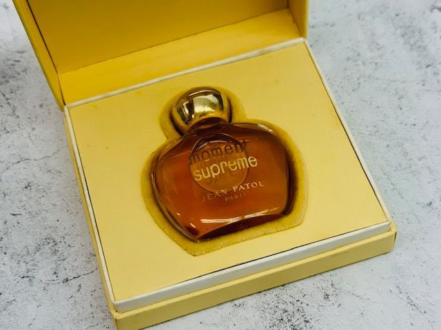 MOMENT SUPREME JEAN PATOU 香水