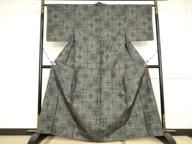 平和屋着物●本場大島紬　地空　カタス９マルキ　舞花文　正絹　逸品　AAAZ5061ph 平和屋着物○本場大島紬 地空 カタス9マルキ 舞花文 正絹 逸品 AAAZ5061ph