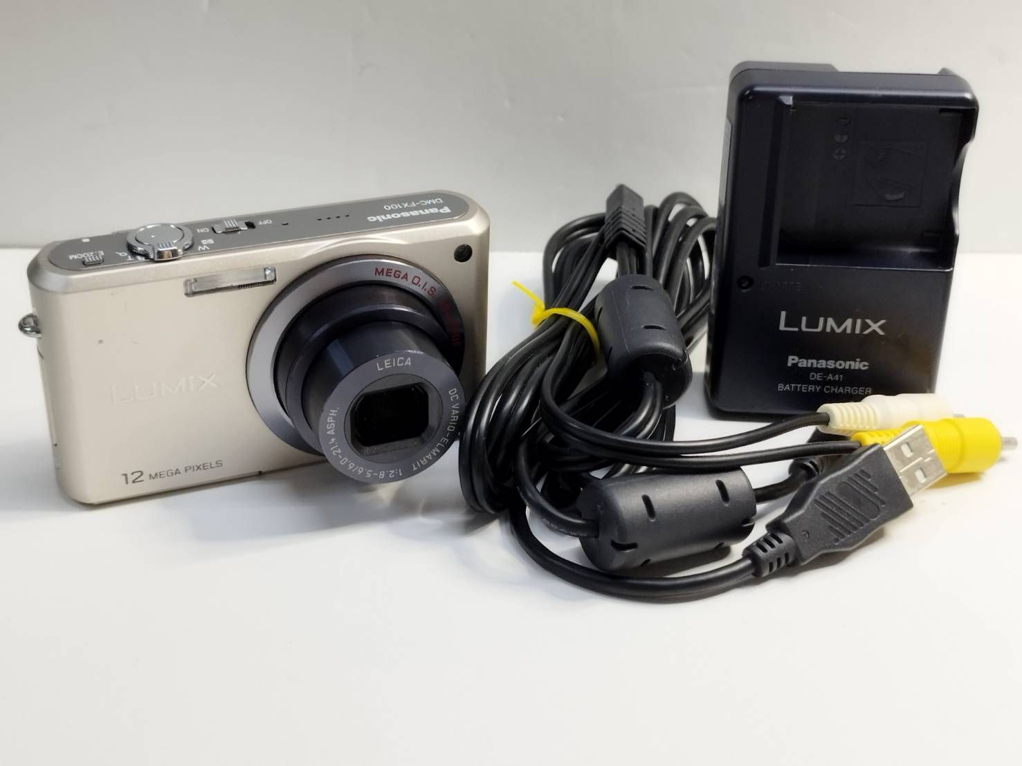 Panasonic LUMIX DMC-FX1100 デジタルカメラ Panasonic LUMIX DMC-FX1100 デジタルカメラ 【公式通販】
