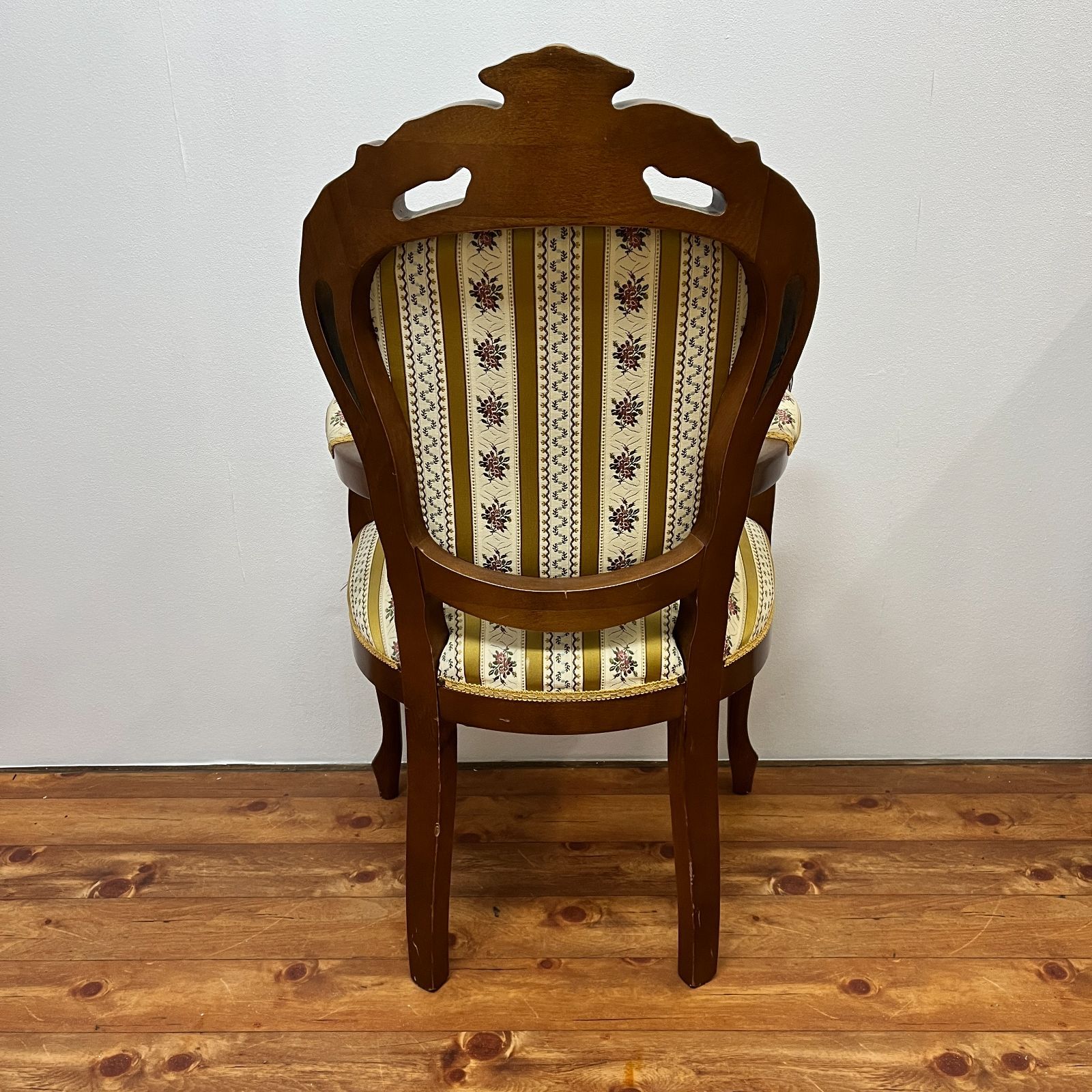 アンティークエレガントなクラシックスタイル椅子