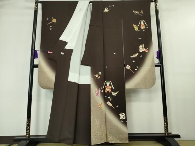 ジュサブロー 辻村寿三郎 落款入 振袖 手描き友禅 金彩 ちりめん 正絹 黒地 ジュサブロー 辻村寿三郎 落款入 振袖 手描き友禅 金彩 ちりめん