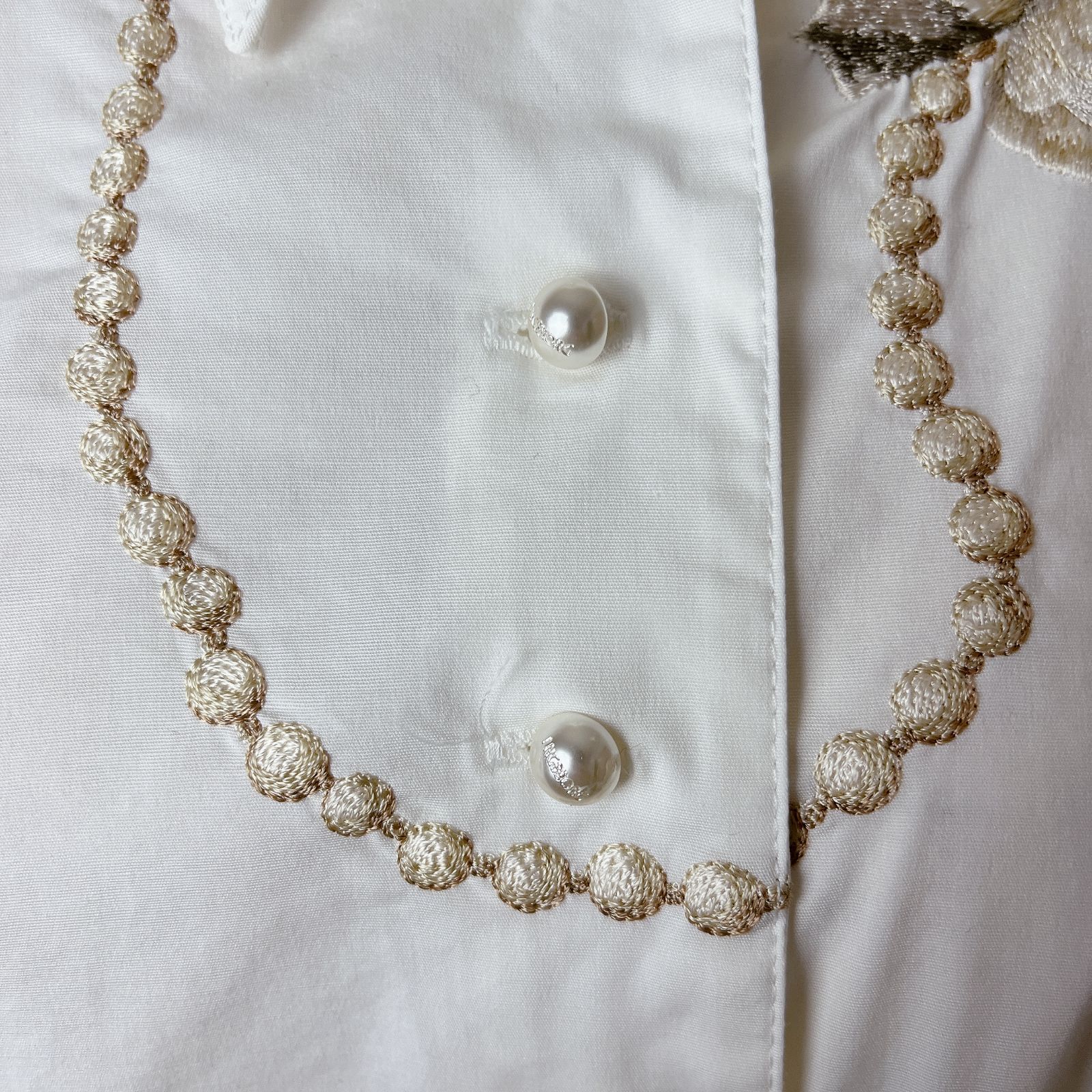 INGEBORG インゲボルグ　バラ　ローズ　パール　刺繍　ブラウス　シャツ INGEBORG - INGEBORG インゲボルグ バラ ローズ パール 刺繍 ブラウス