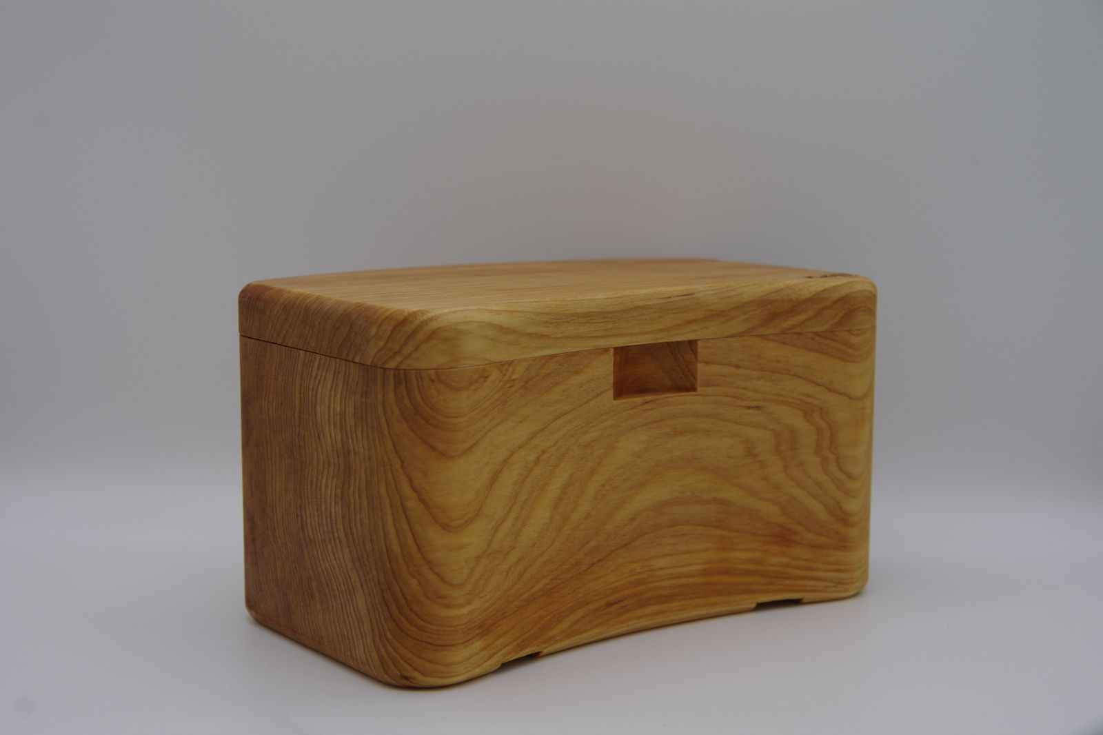 マシンカットくり抜き餌箱