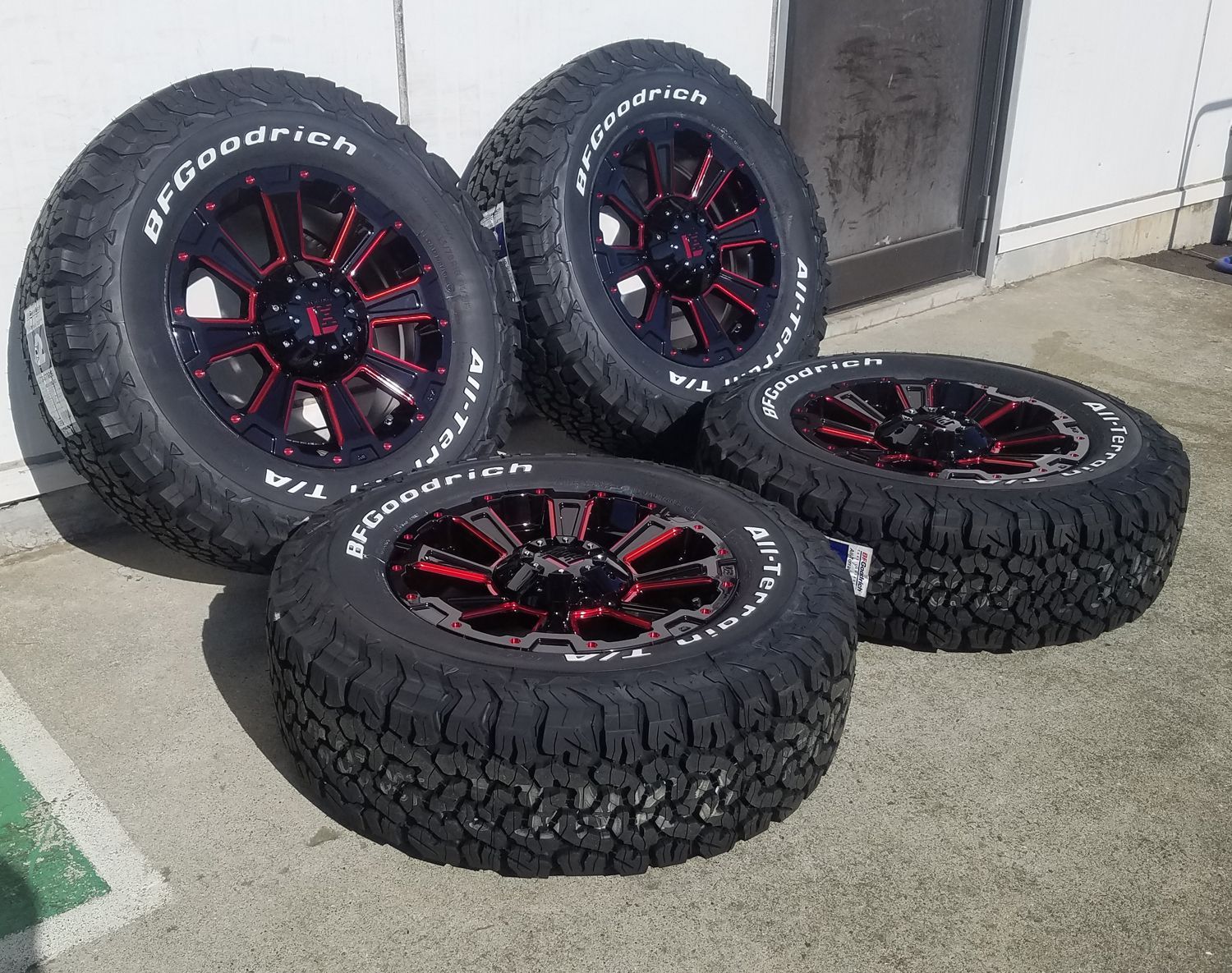 ほ*3様 最終値下げ　激安　デリカd5 エルフォードホイールタイヤセット　デリカ 激安 デリカd5 エルフォードホイールタイヤセット デリカホイール ほ*3