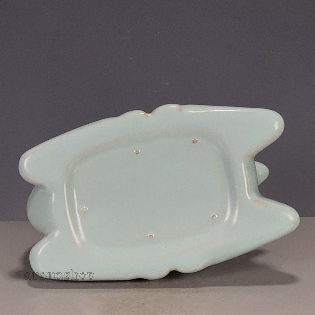 宋汝磁器浮彫り梅鹿薫香炉 香道具 装飾品 現代工芸品 美術品 置物 宋汝磁器浮彫り梅鹿薫香炉 香道具 装飾品 現代工芸品 美術品