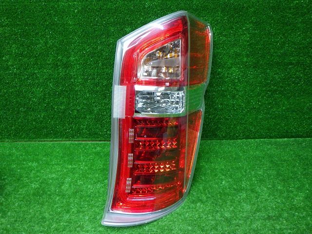 LED球切れ無し　ホンダ　RK　RK1/2　ステップワゴン　後期　右テールレンズ　W0587　J1　250213003