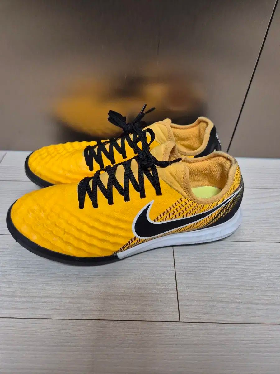 ナイキ サッカースパイク マジスタオブラ2 FG ナイキ サッカースパイク