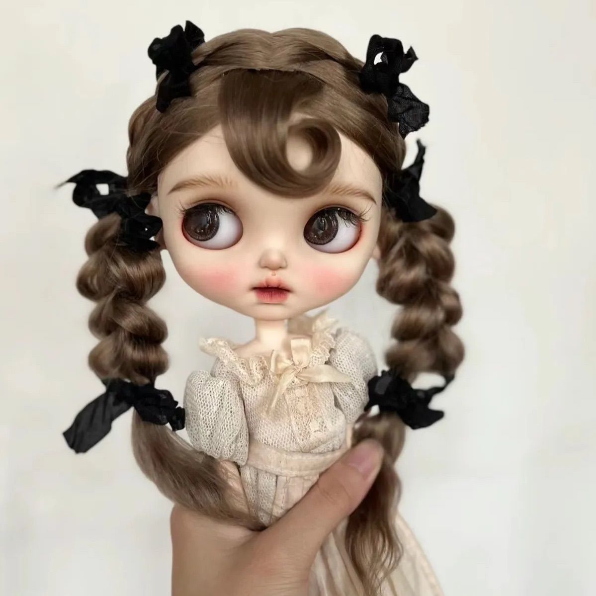 ブライス ウィッグ モヘアウィッグ 海外作家 三つ編み - メルカリ