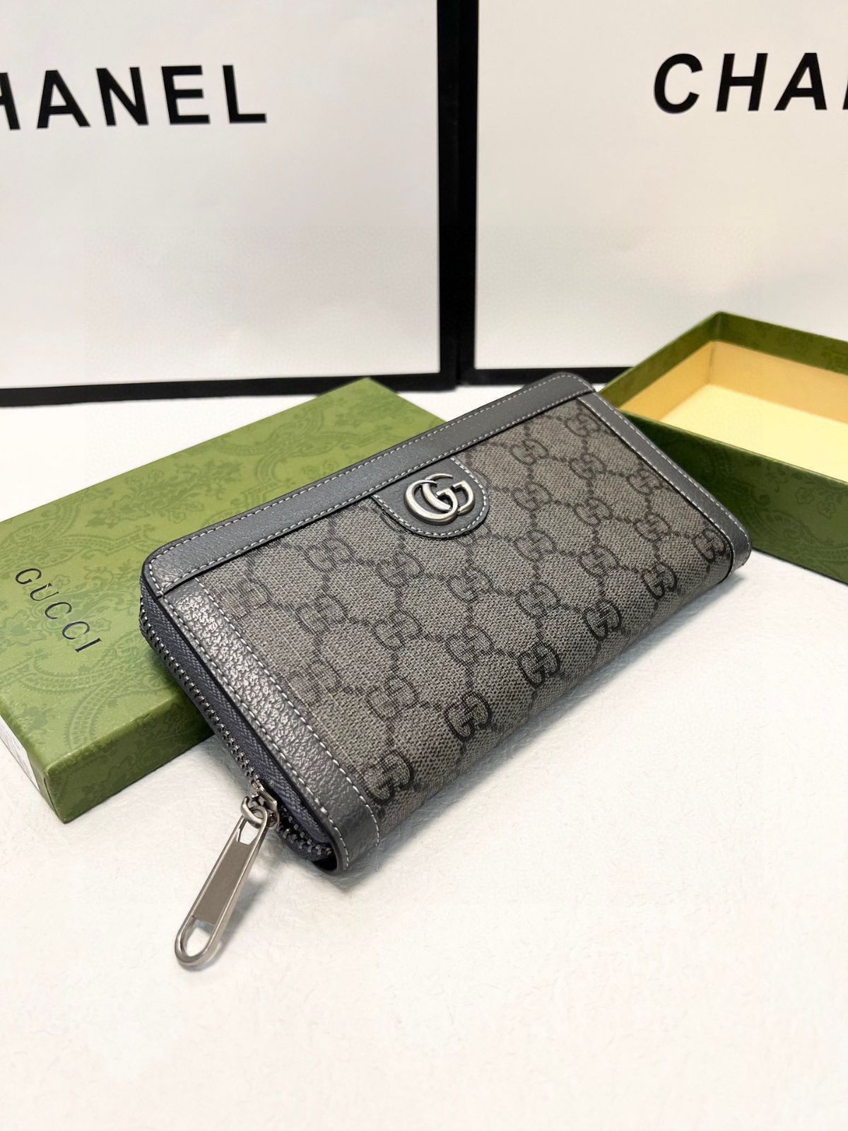 GUCCI財布(袋・箱・紙袋・未使用メッセージカード付) gucci-main-2025.jpg?fitin=272:272