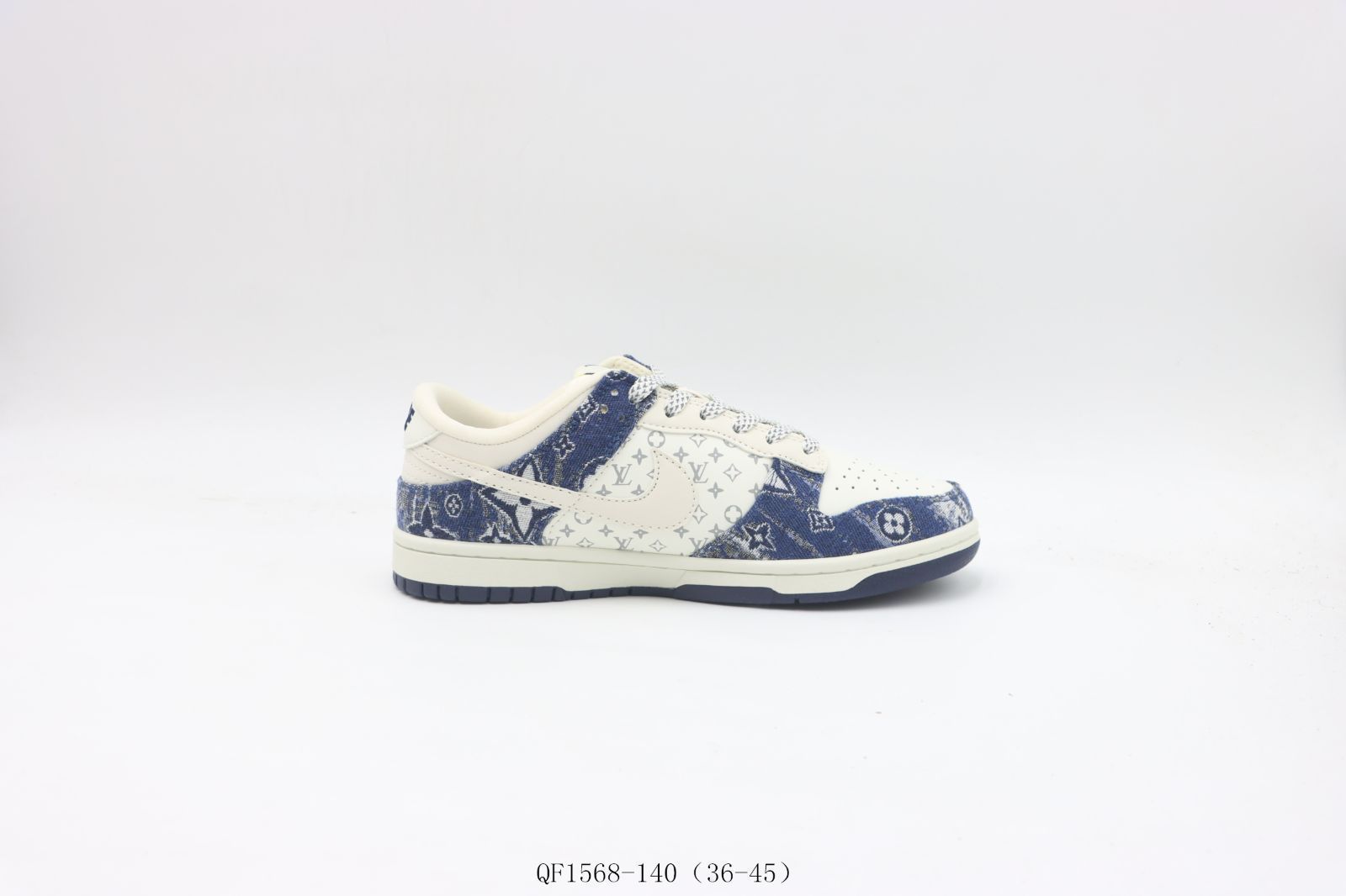 今日 ナイキ Nike スケートシューズ QF1568-140 白藍