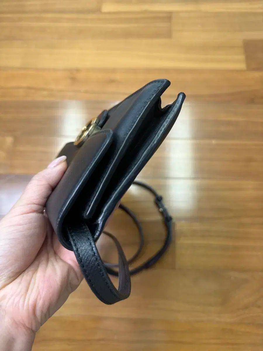 GUCCI グッチ