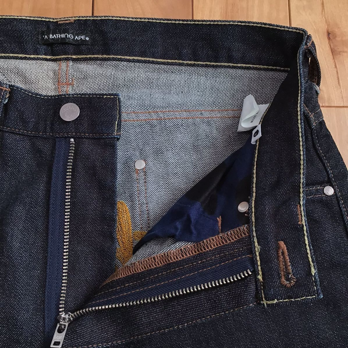 【希少】A BATHING APE エイプ 刺繍 デニム BAPE Mサイズ ☆美品☆ BAPE champion 刺繍 デニム パンツ Mサイズ a bathing