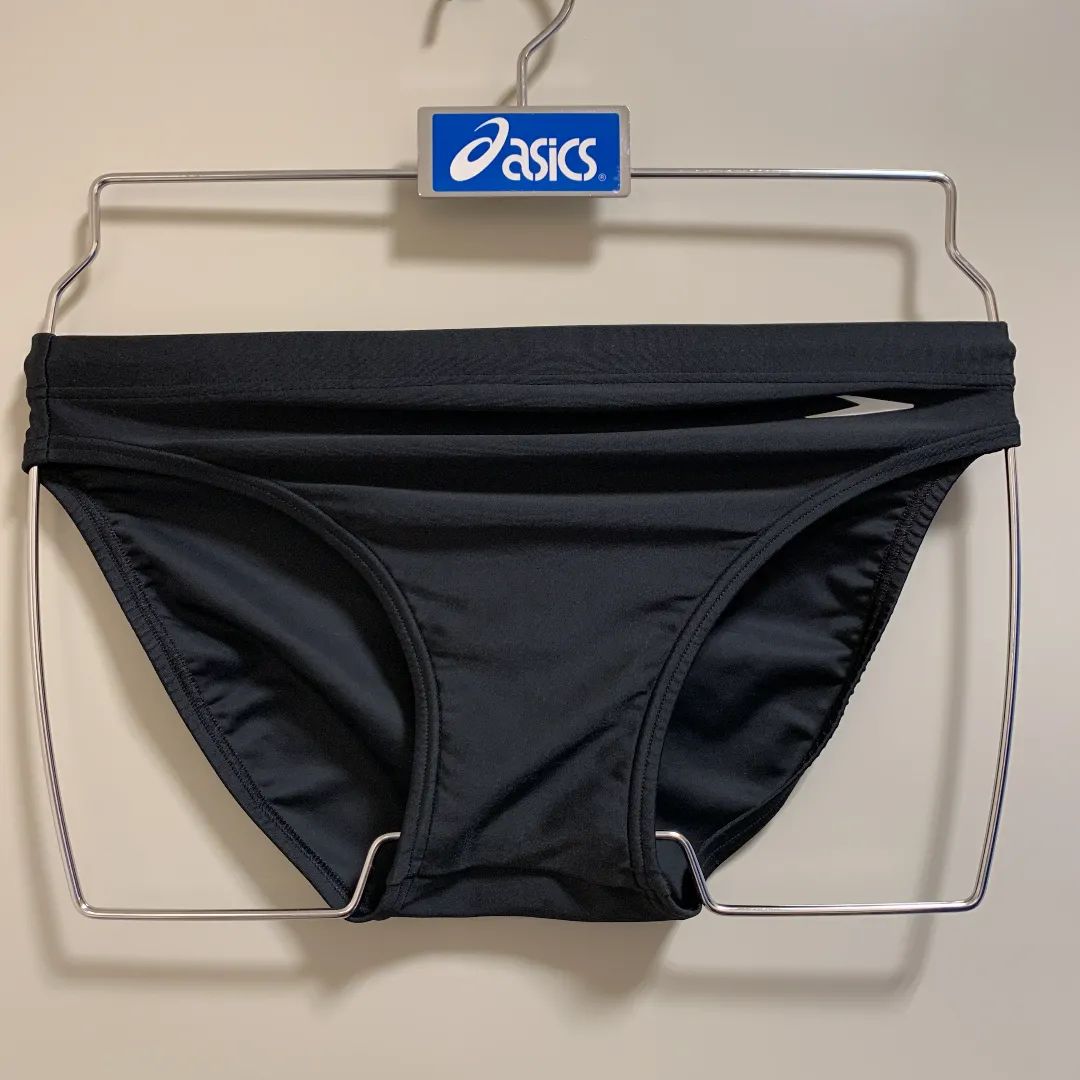 【新品・未開封品】スピード(speedo) SD83P03 Vパンツ KR(ブラック×レッド) Mサイズ