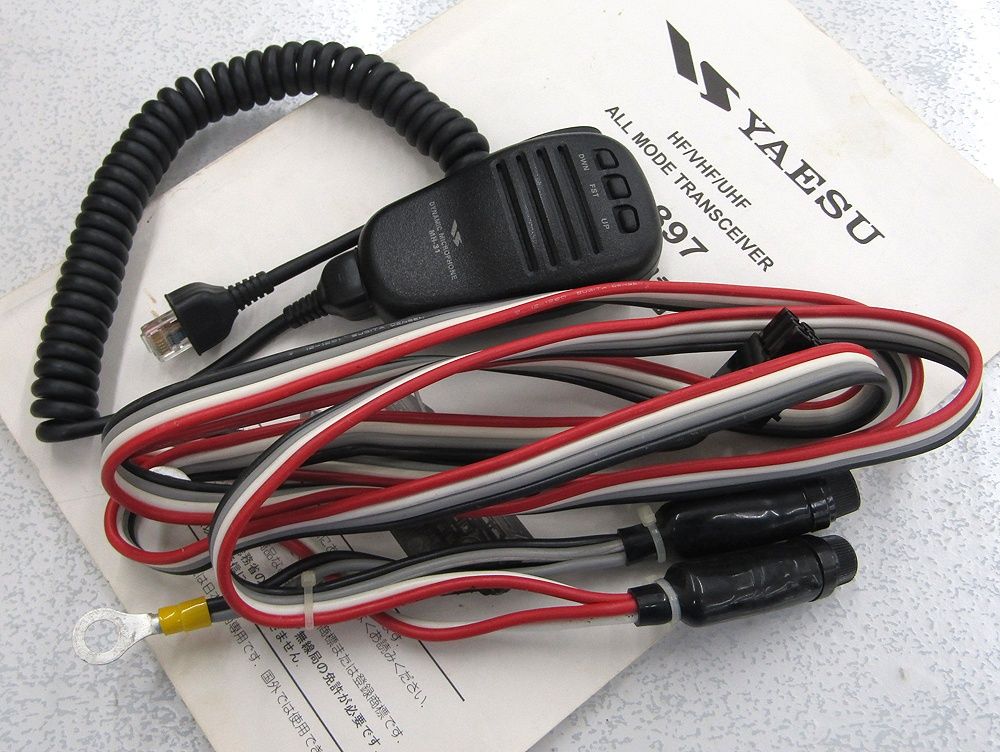 YAESU FT-897 トランシーバー YAESU FT-897 HF/VHF/UHF TRANSCEIVER