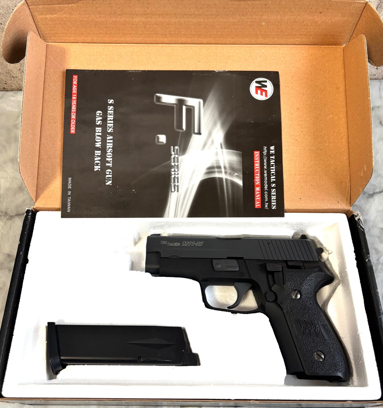 SIG SAUER M11-A1 F228 シグ ザウエル Ｆ228 現状品