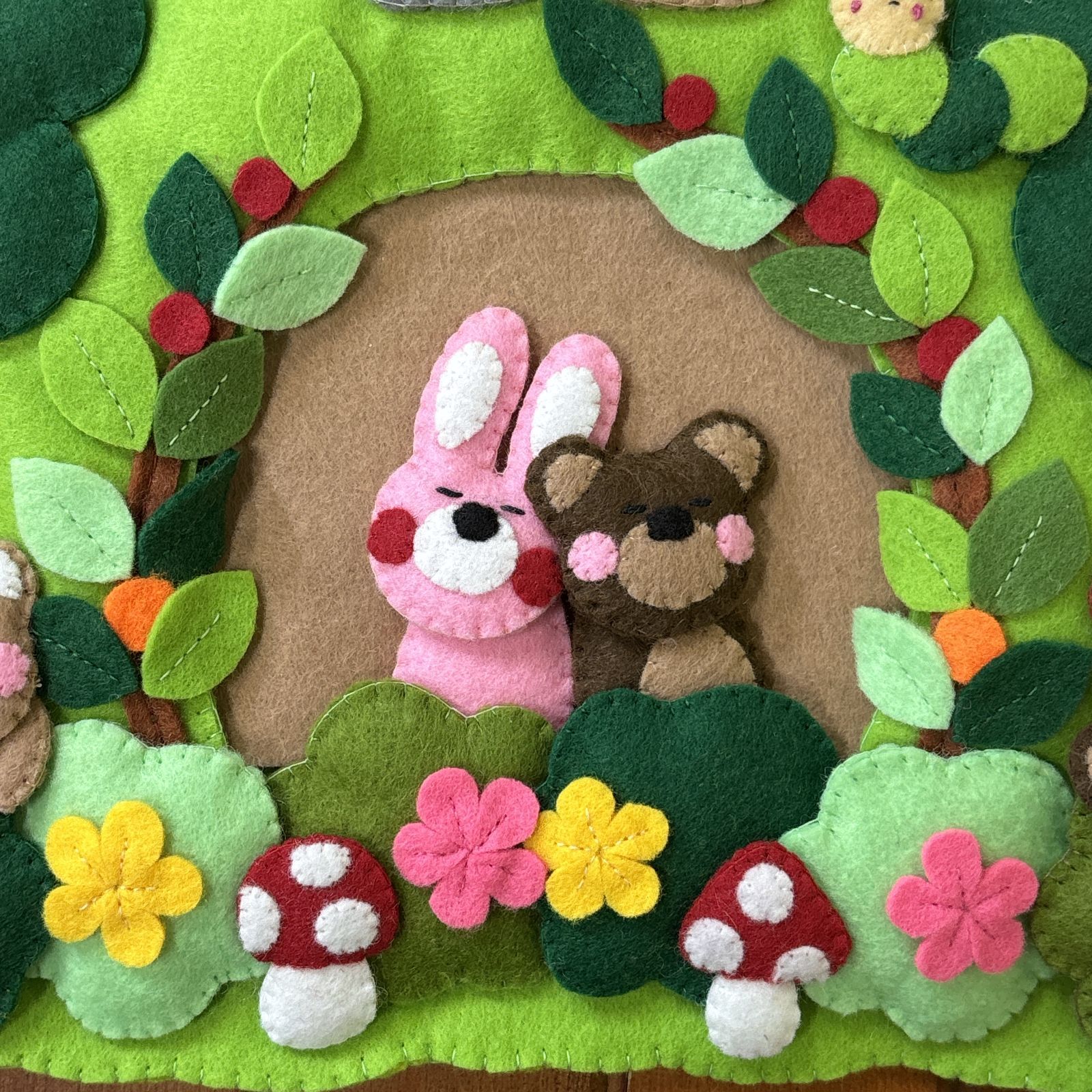 フェルト 森の動物たち 壁掛け リース タペストリー - メルカリ