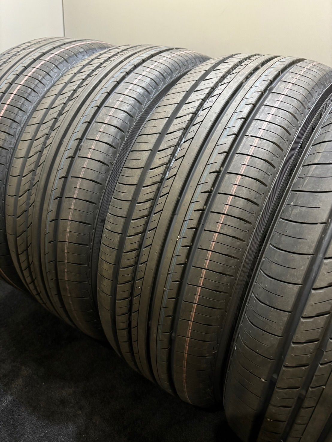 225/55R18 YOKOHAMA/ADVAN dB V552 24年製 夏タイヤ サマータイヤ 4本 
