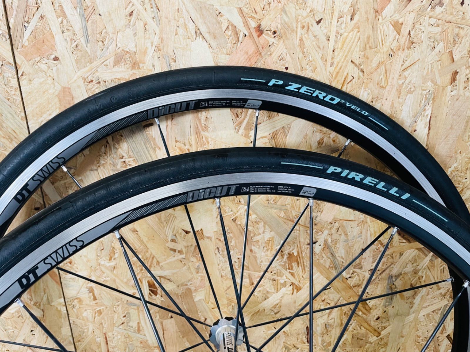 DT SWISS R20 完組フロントホイール 700c 【公式通販】