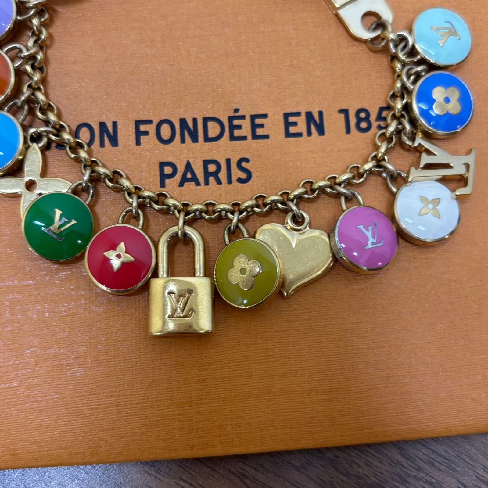 ルイヴィトン キーホルダー ポルトクレシェンヌ パスティーユ マルチカラー LOUIS VUITTON ルイヴィトン ポルト クレ・シェンヌ