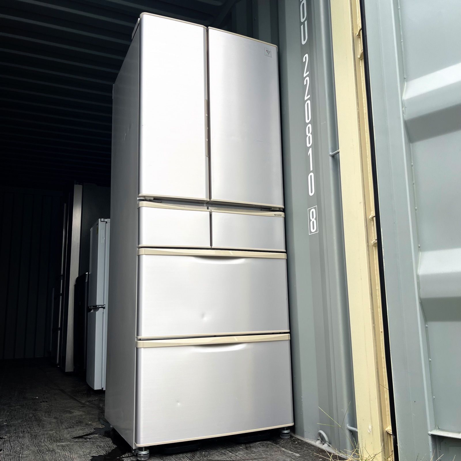 22取付無料！SHARPプラズマクラスター搭載自動製氷付き6ドア冷蔵庫