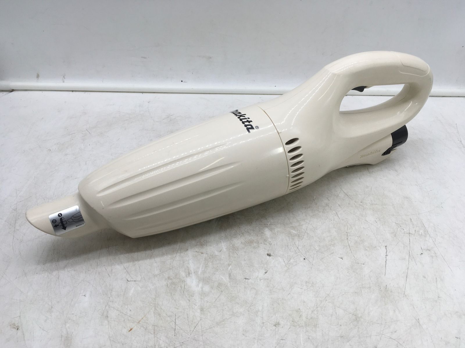 ♥に近い Makita|マキタ 10.8v充電式クリーナ CL100DW バッテリー 充電器付 ITE7IXJZSZDZ エコツール岡崎インター店 M02