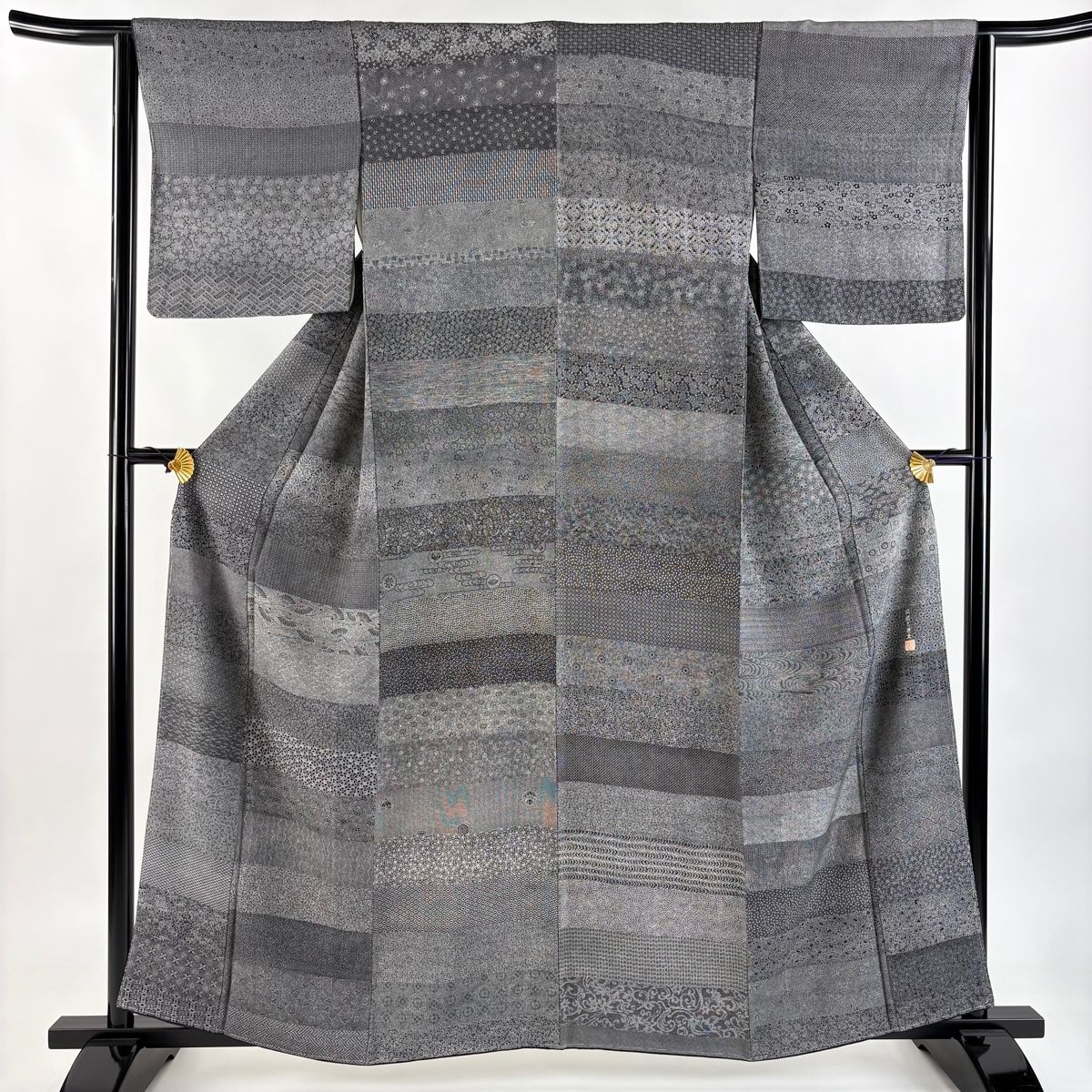 江戸小紋 身丈159.5cm 裄丈63.5cm S 袷 落款 横段 柄寄せ 黒 正絹 秀品