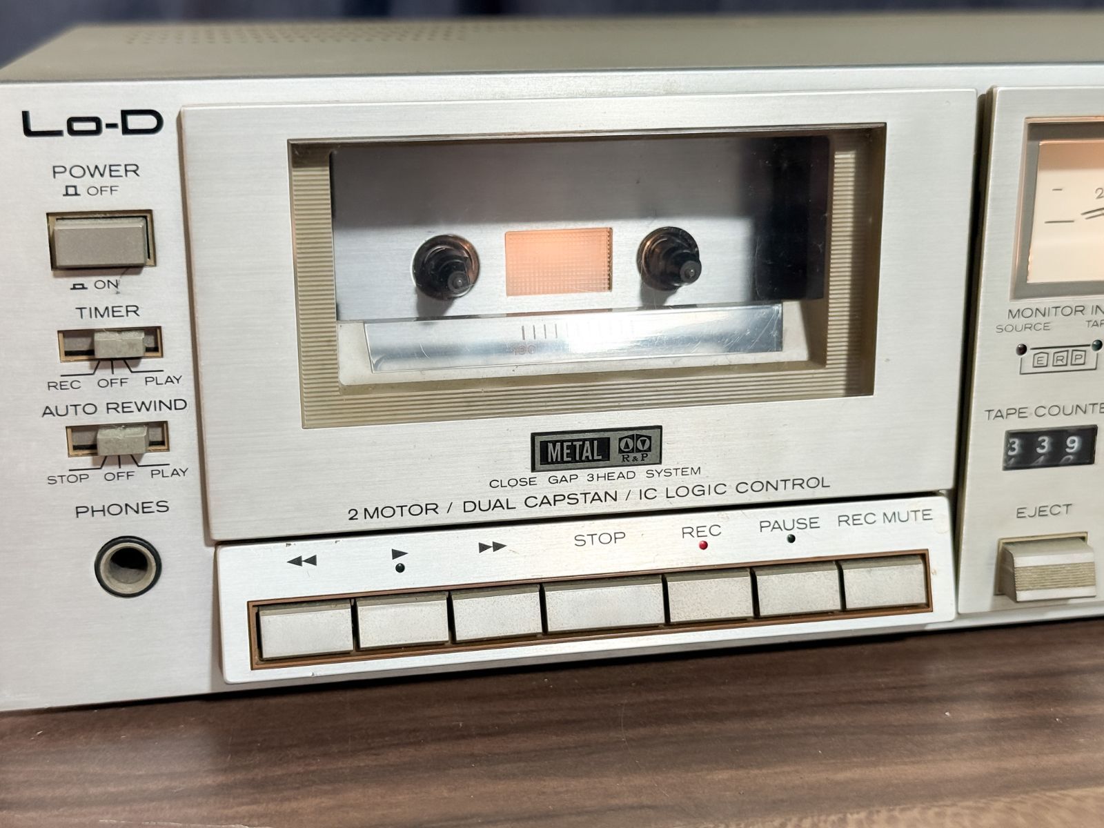 HITACHI Lo-D AM-FMチューナー、カセットデッキ　ジャンク 日立 Lo-D D-90s カセットデッキ 通電確認済み ジャンク扱い