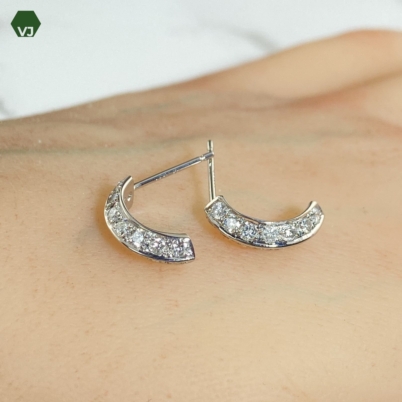 27-11】ダイヤモンド ピアス D0.72ct【中古】【PT850】☆By vivid-J 