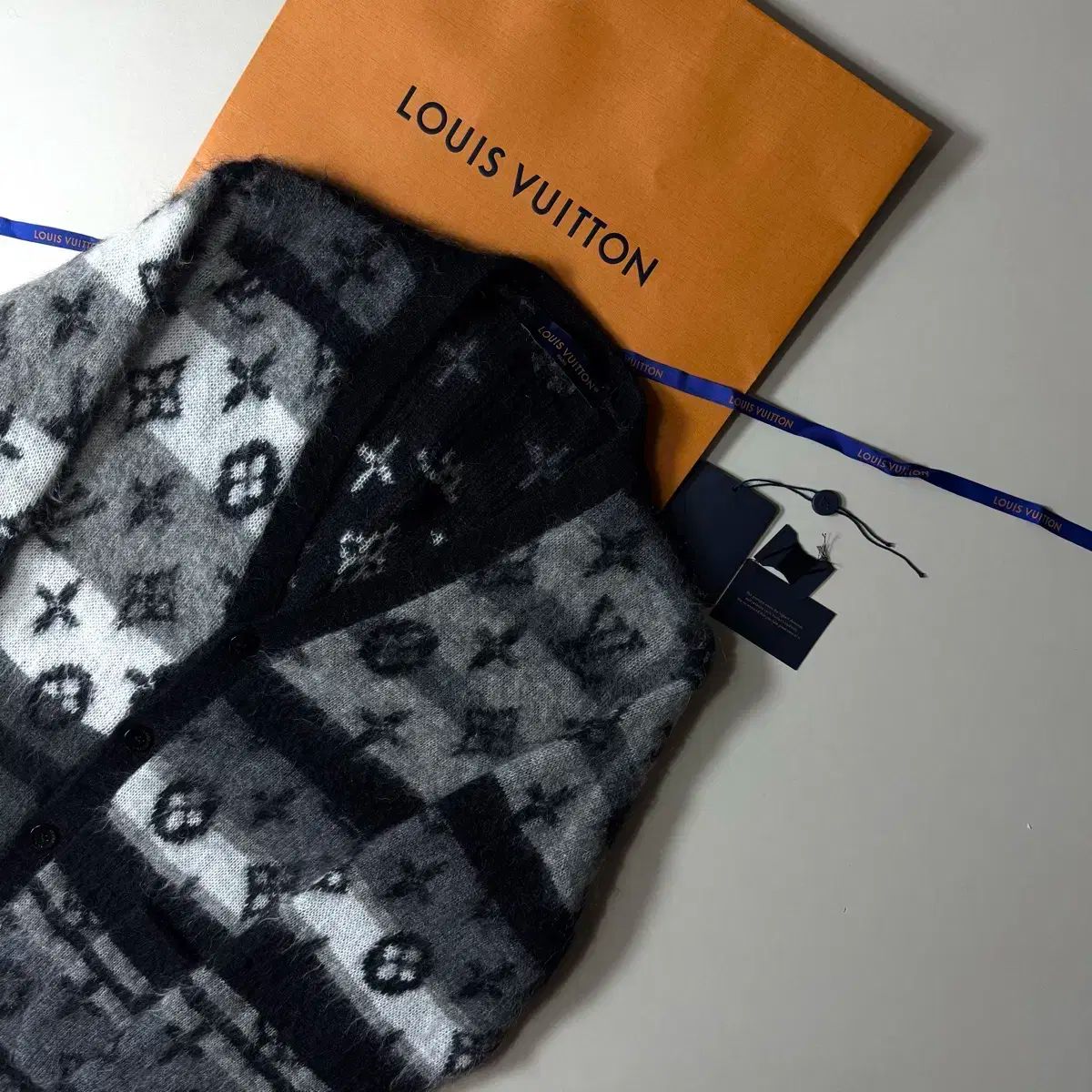 Louis Vuitton ルイヴィトン　モノグラムカーディガン レア　S 美品 Louis Vuitton ルイヴィトン モノグラムカーディガン レア S 美品