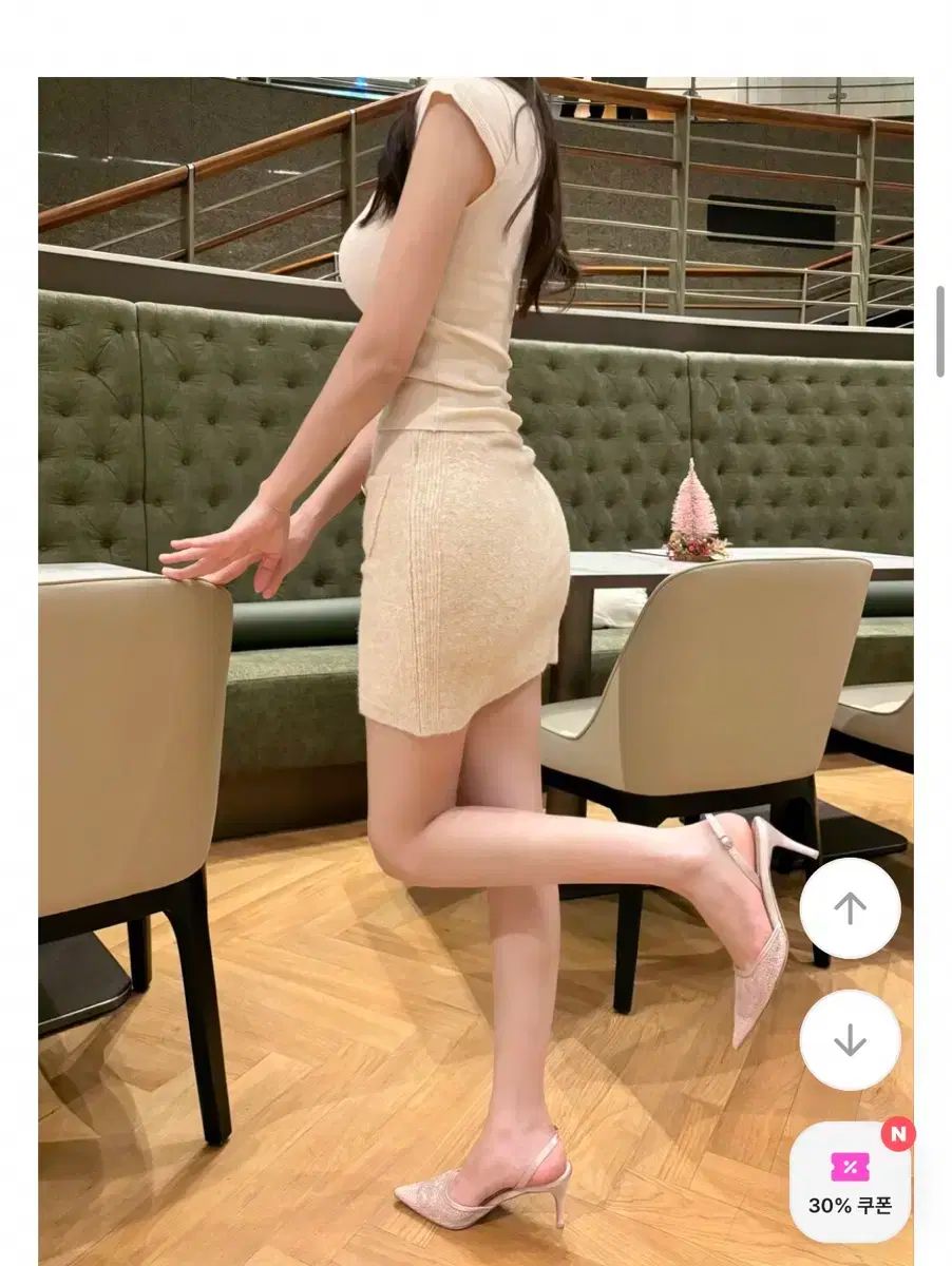 ベージュ トップス ミニスカート セット