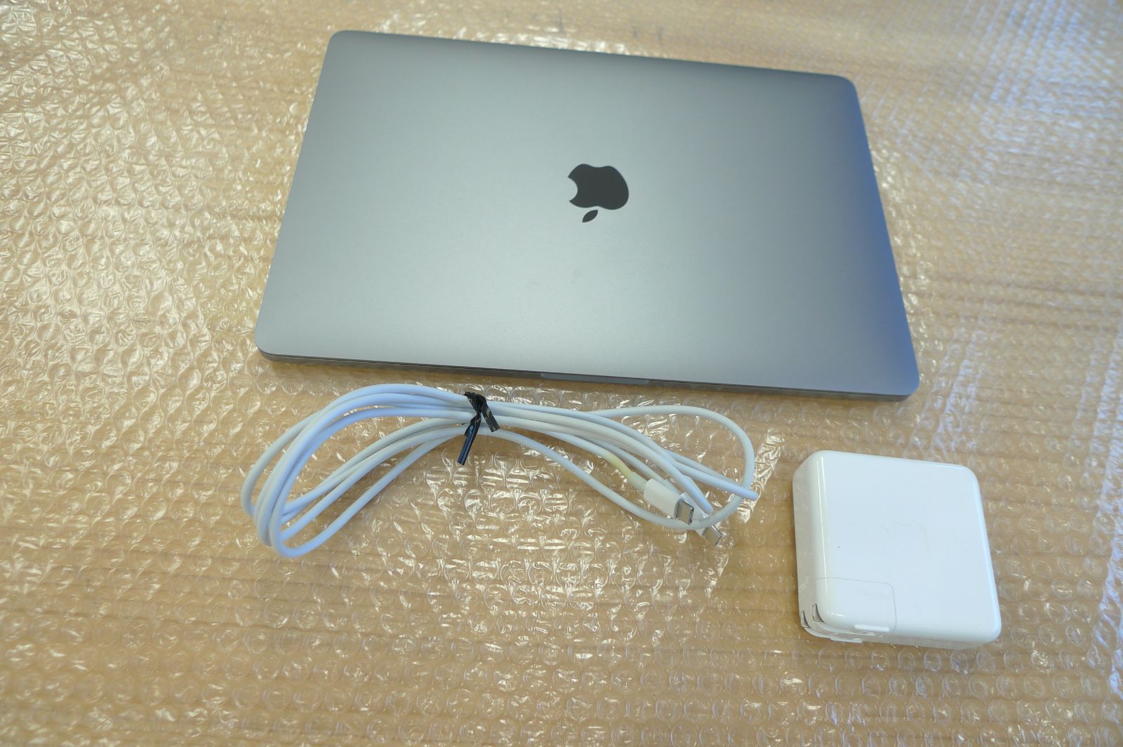 未開封品】Apple MPXT2J/A MacBook Pro (13-inch，2017