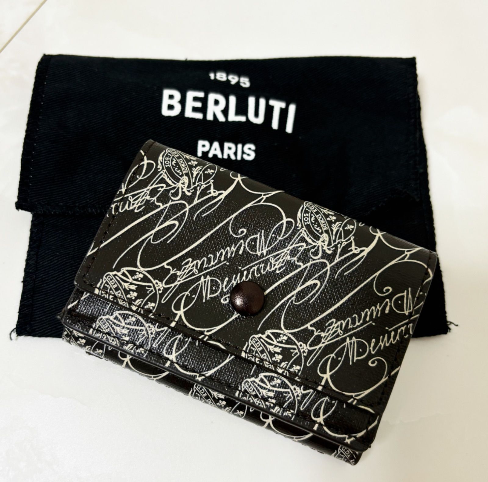 ⭐️ 美品 ベルルッティ カリグラフィー コンパクトウォレット 折り財布 ブラウン Berluti ベルルッティ カリグラフィ 財布 二つ折り財布 折り財布