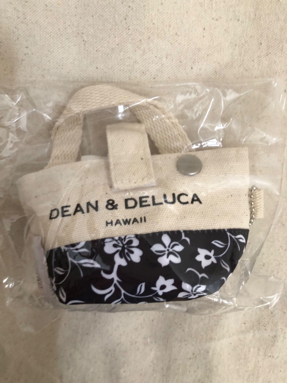 DEAN & DELUCA ハワイ限定　ハイビスカス エコバッグ　チャーム付き DEAN & DELUCA ハワイ限定 ハイビスカス エコバッグ フォルダ