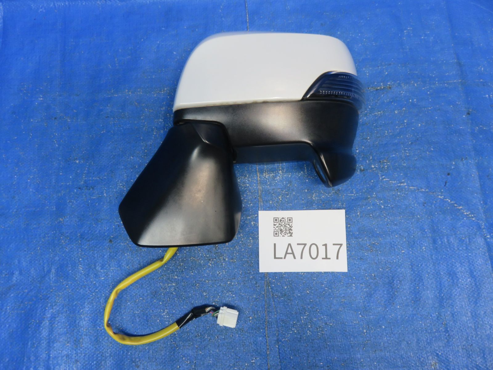 LA7017 スバル SJG フォレスター 左 ドアミラー 助手席 サイドミラー ウインカー付 純正 K1Xホワイトパール SJ5